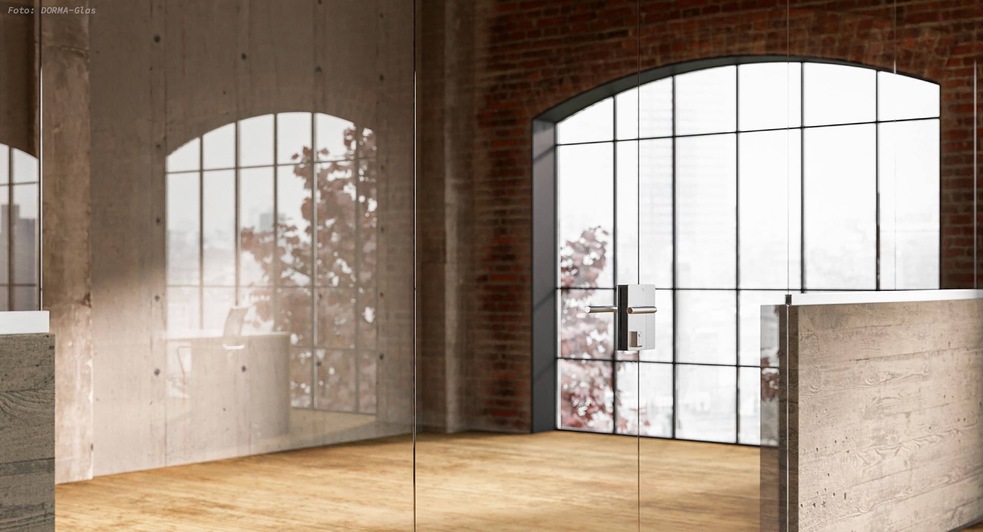 Ganzglasanlage mit Tür, Industrial Look © DORMA-Glas GmbH